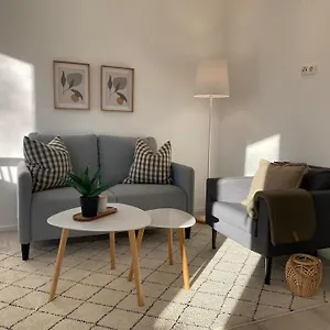 https://country-style-apartment-with-balcony-near-fair.hannover-hotel.net