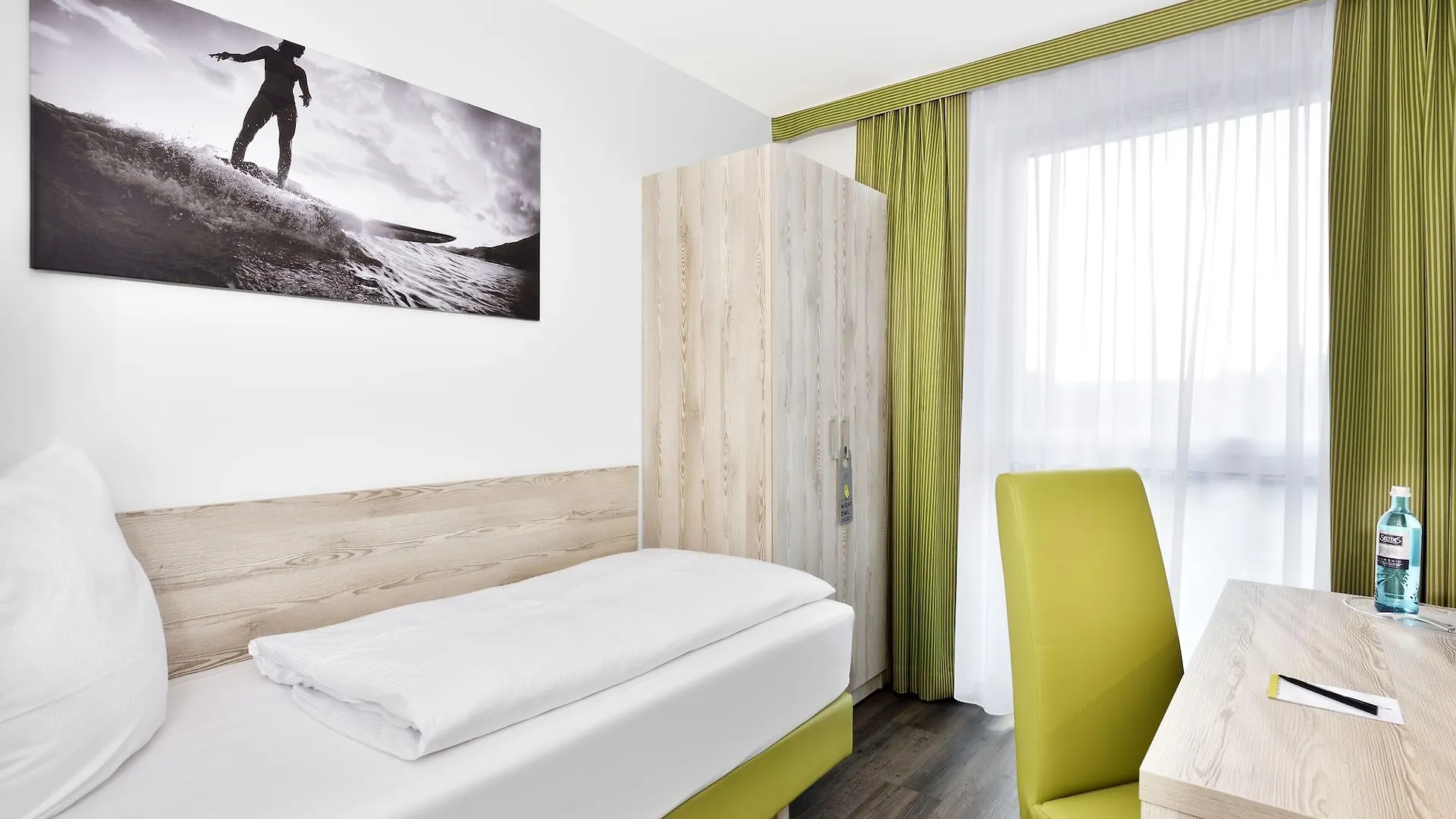Novina Sleep Inn Herzogenaurach 3*,  Γερμανία